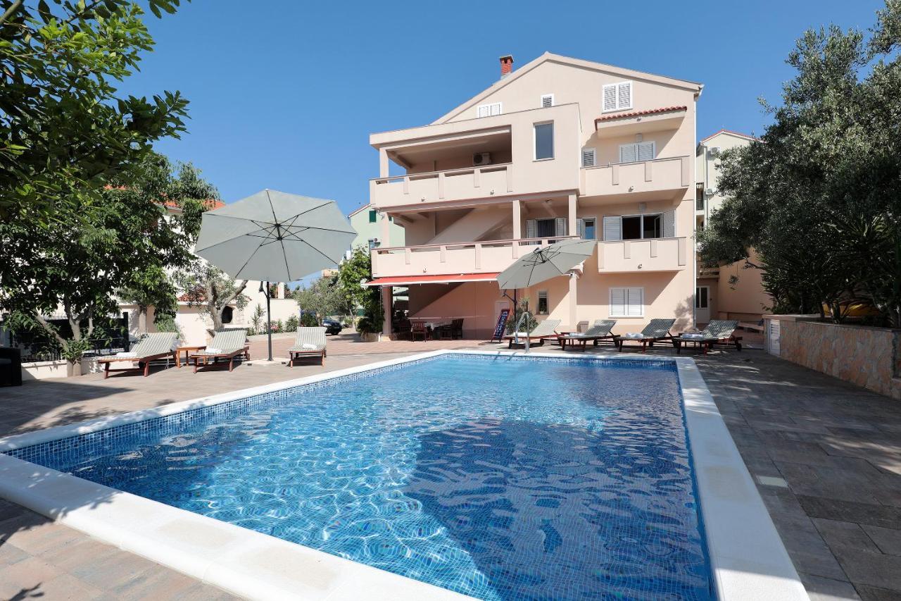 Villa Katarina نوفاليا المظهر الخارجي الصورة