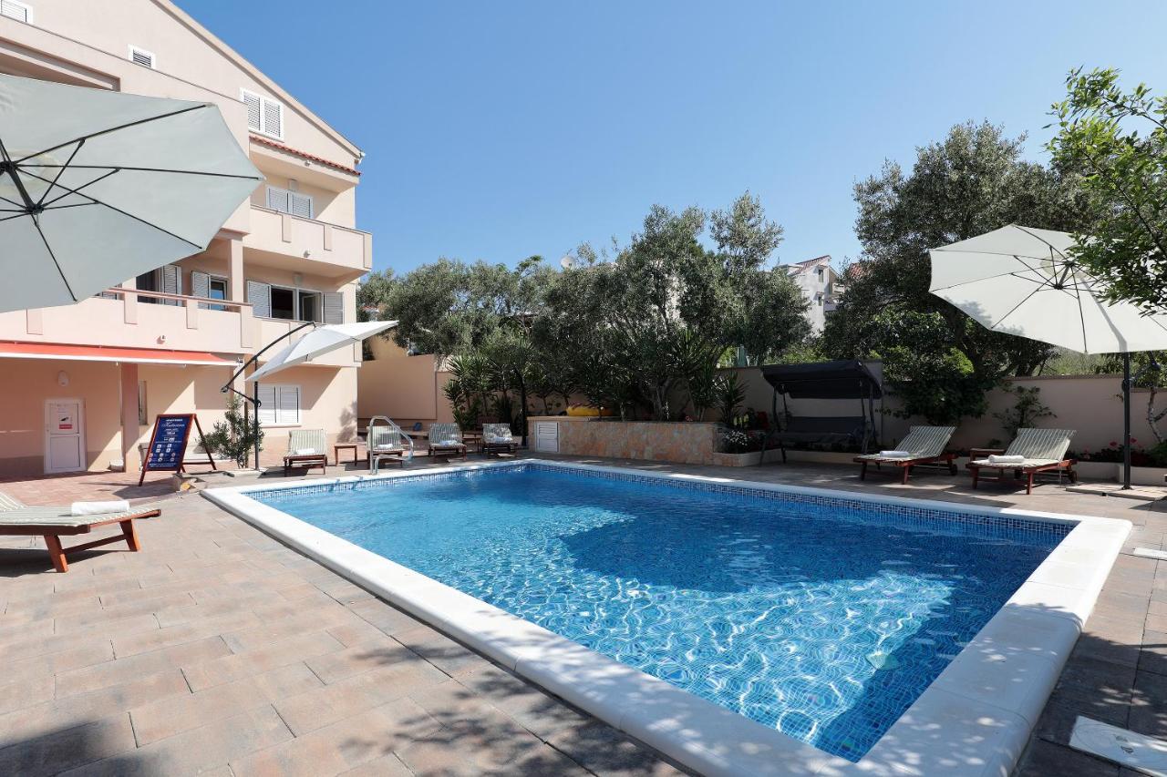 Villa Katarina نوفاليا المظهر الخارجي الصورة