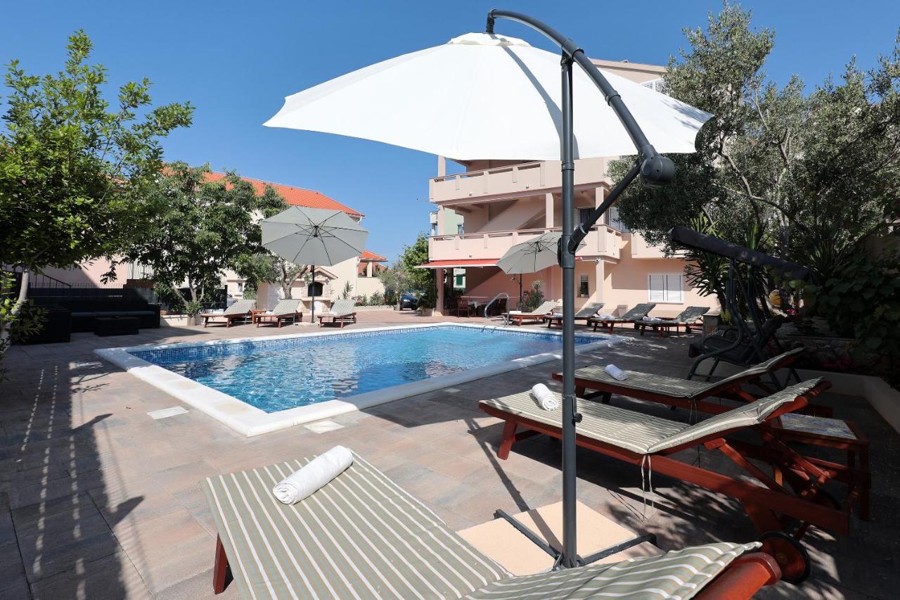 Villa Katarina نوفاليا المظهر الخارجي الصورة